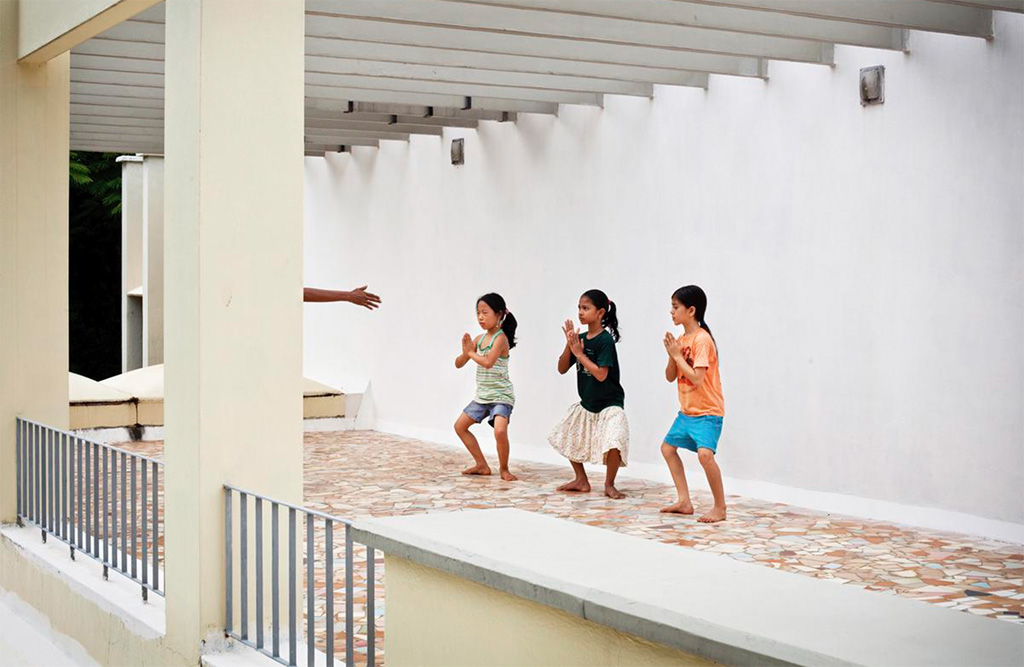 Город без политики, религии и национальности Город без политики, религии и национальности