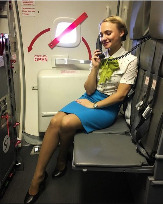 Симпатичные стюардессы