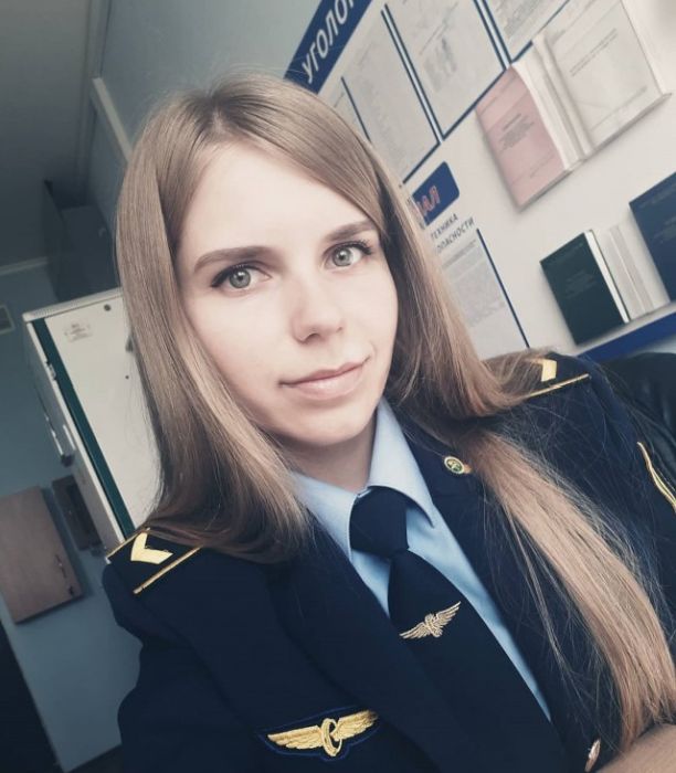 Симпатичные девушки, работающие на железной дороге