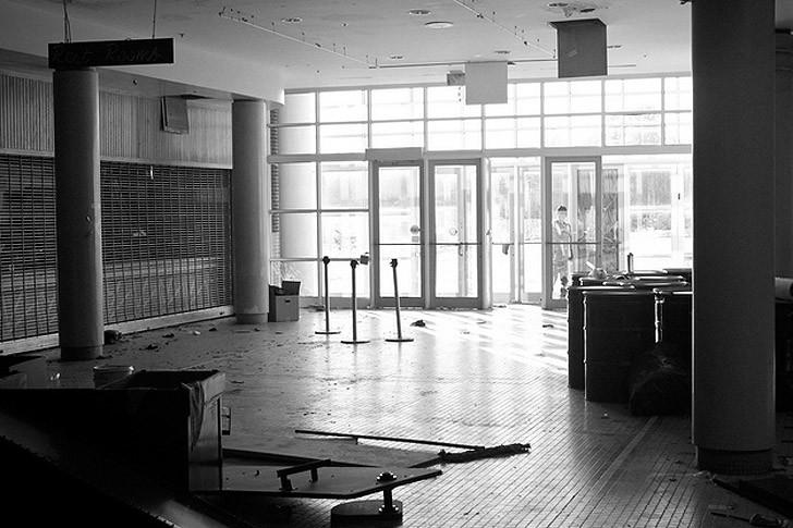 Путешествие по заброшенным мегамоллам США Путешествие по заброшенным мегамоллам США