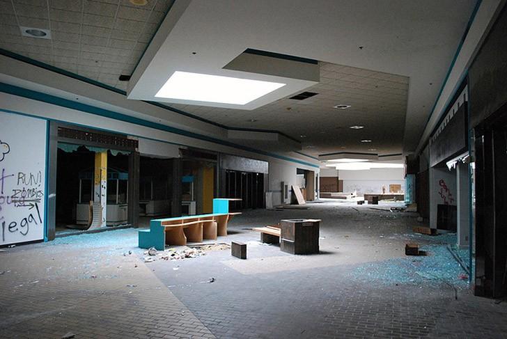 Путешествие по заброшенным мегамоллам США Путешествие по заброшенным мегамоллам США