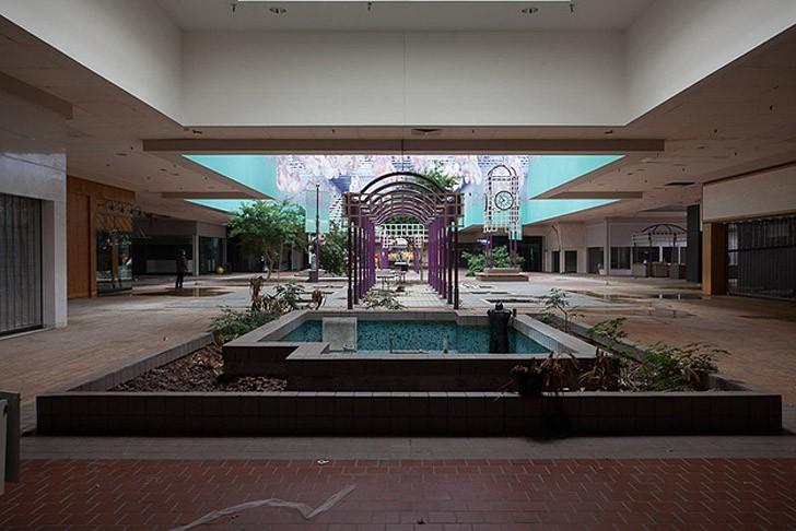 Путешествие по заброшенным мегамоллам США Путешествие по заброшенным мегамоллам США