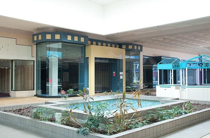 Путешествие по заброшенным мегамоллам США Путешествие по заброшенным мегамоллам США