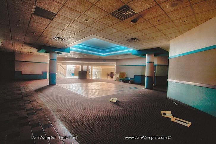 Путешествие по заброшенным мегамоллам США Путешествие по заброшенным мегамоллам США