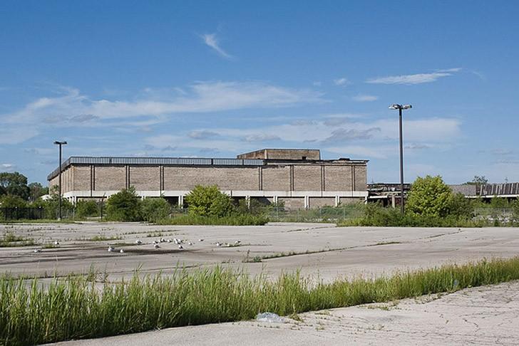 Путешествие по заброшенным мегамоллам США Путешествие по заброшенным мегамоллам США