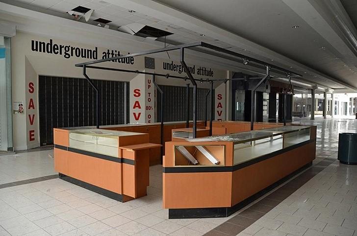 Путешествие по заброшенным мегамоллам США Путешествие по заброшенным мегамоллам США