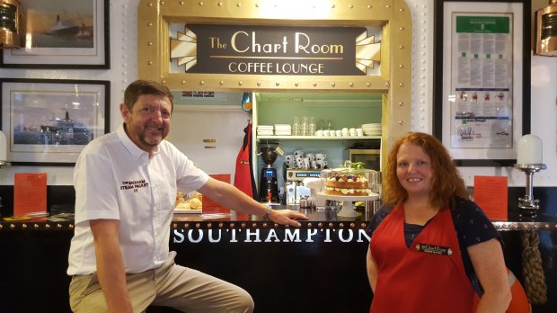 В Великобритании открылось кафе, которое нельзя посещать с детьми, зато можно с собаками В Великобритании открылось кафе, которое нельзя посещать с детьми, зато можно с собаками