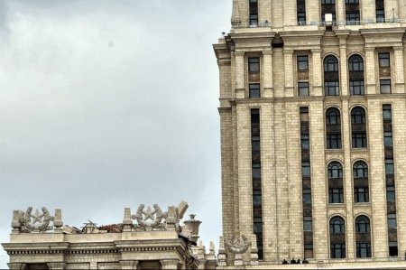 Равшан и Джамшуд сломали гостиницу в Москве (4 фото)