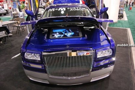 Уникальные тюнингованные автомобили со множеством встроенных LCD-дисплеев