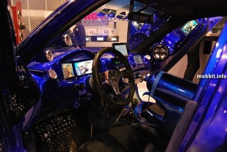Уникальные тюнингованные автомобили со множеством встроенных LCD-дисплеев