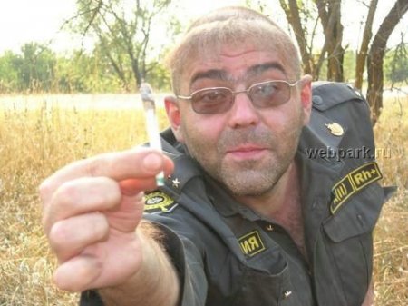 Их служба и опасна и трудна (19 фотографий)