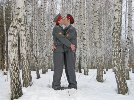 Их служба и опасна и трудна (19 фотографий)
