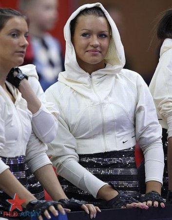 Девушки из группы поддержки баскетбольной команды ЦСКА