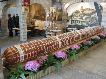 Гигантская колбаса