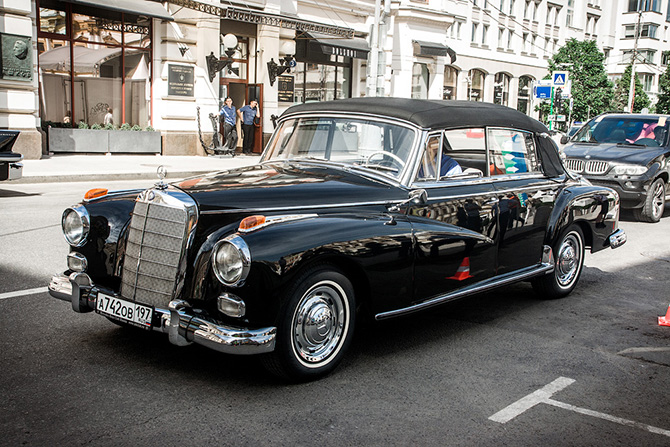 Красивые ретро-автомобили на L.U.C Chopard Classic Weekend Rally (50 фото) Красивые ретро-автомобили на L.U.C Chopard Classic Weekend Rally (50 фото)