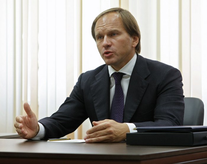 Сатира! Губернатор Лев Кузнецов намерен заняться реформой французской полиции!