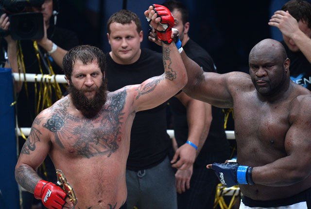 Скандально известный боец Александр Емельяненко попал в аварию в Тамбове