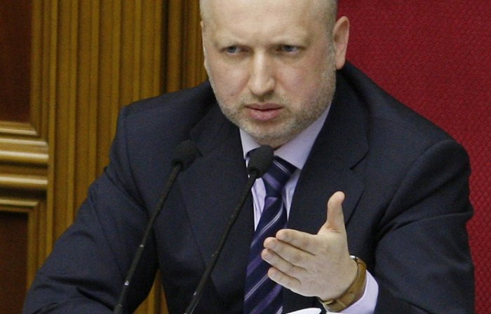 Турчинов просит Минюст срочно рассмотреть материалы о деятельности компартии Украины