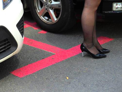 Возможно не напрасно! В Китае появились первые парковочные места для женщин! Возможно не напрасно! В Китае появились первые парковочные места для женщин!