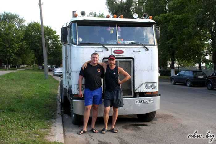 Крепкий американский тягач по цене нового "бюджетника". Мнение владельца Peterbilt 362