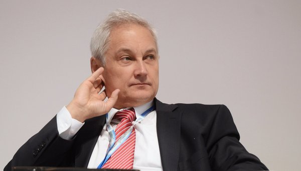 Россия в ответ на санкции ЕС может запретить импорт автомобилей и одежды