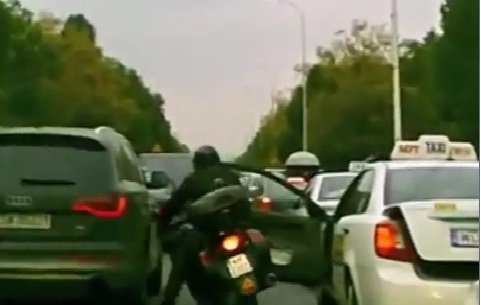 Подборка МОТО ВЕЛО аварий - Сбитые дверью