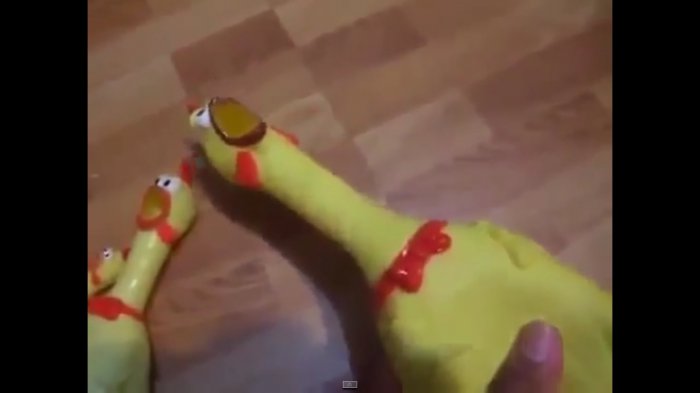 Китайская игрушка курица для собаки