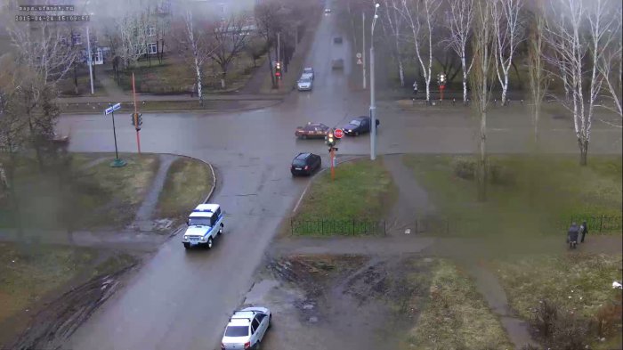 Забавное ДТП. Наша полиция как всегда немножко не вовремя.