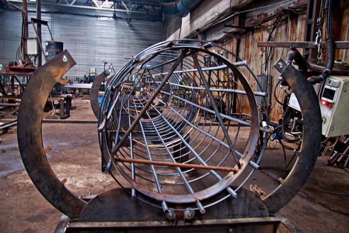 Автомат для сварки арматурного каркаса.