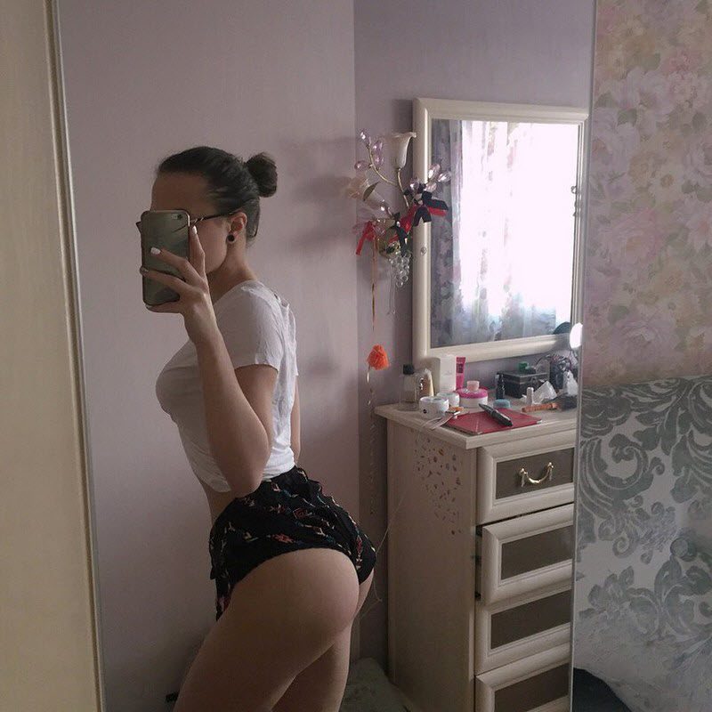 Фото девушек из социальных сетей