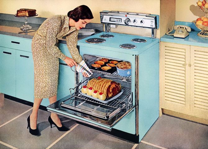"Правила хорошей жены" из американского журнала Housekeeping Monthly, 13 мая 1955 года. "Правила хорошей жены" из американского журнала Housekeeping Monthly, 13 мая 1955 года.