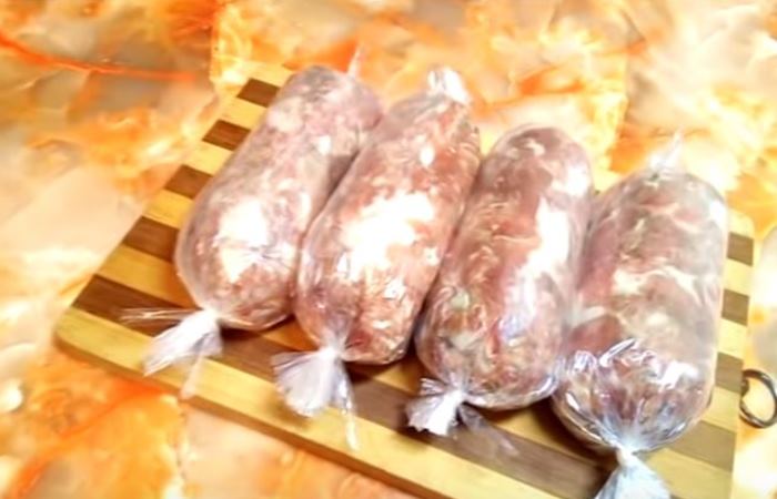 Простой рецепт домашней колбасы Простой рецепт домашней колбасы
