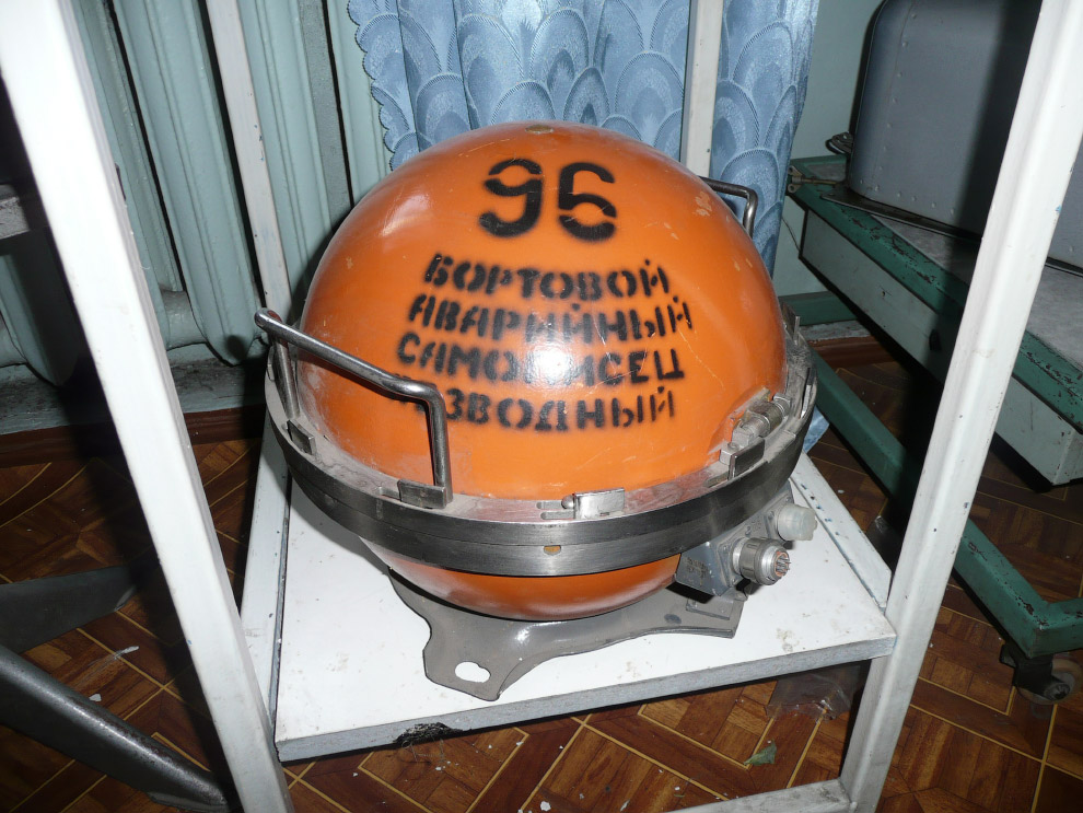 Устройство черного ящика самолета Устройство черного ящика самолета
