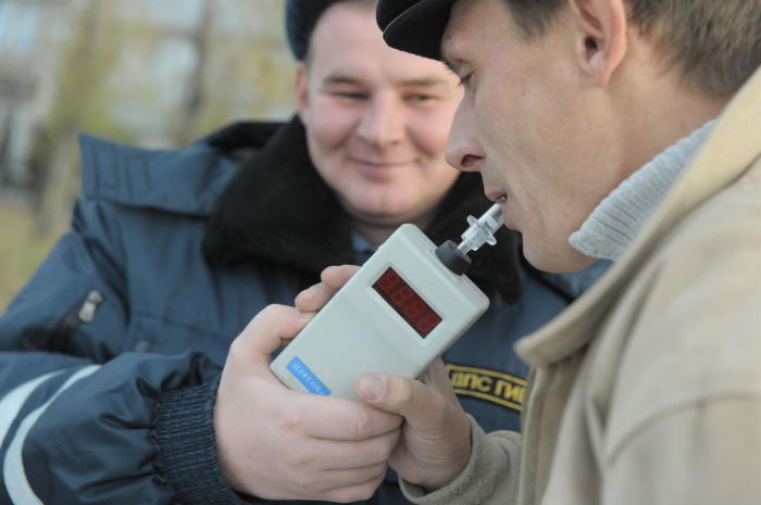 Что, кроме спиртного, может показать положительное значение на алкотестере Что, кроме спиртного, может показать положительное значение на алкотестере