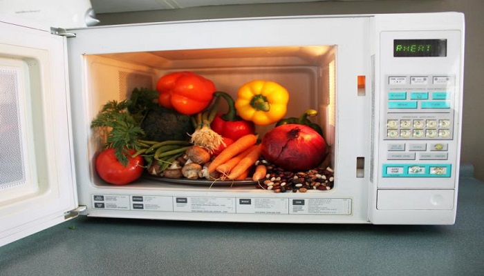 Продукты, которые нельзя разогревать в микроволновке Продукты, которые нельзя разогревать в микроволновке