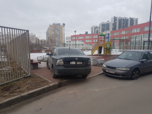 Проучили за парковку в неположенном месте