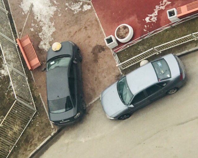 Проучили за парковку в неположенном месте