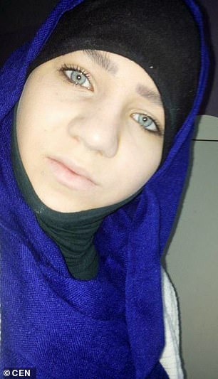 Австрийкам, которые стали моделями для рекламы терроризма, грозит 15 лет тюрьмы Австрийкам, которые стали моделями для рекламы терроризма, грозит 15 лет тюрьмы