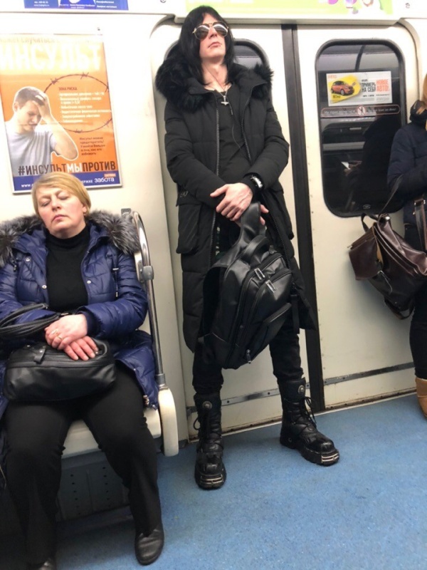 Странные модники в нашем метро