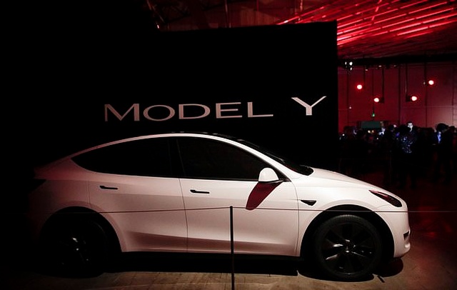 Tesla представила компактный электрический кроссовер Model Y Tesla представила компактный электрический кроссовер Model Y