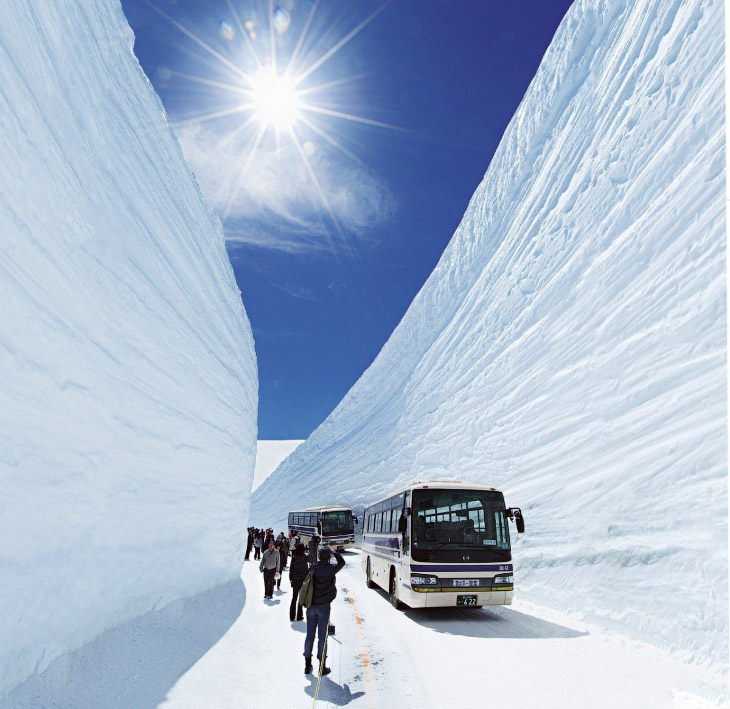 Прогулка по Tateyama Kurobe Alpine Прогулка по Tateyama Kurobe Alpine