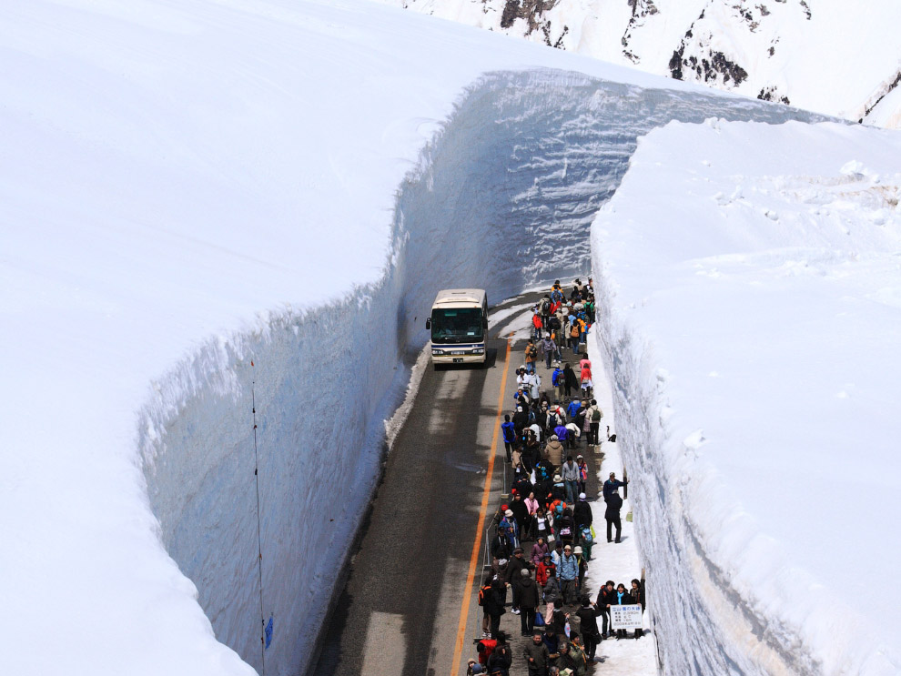 Прогулка по Tateyama Kurobe Alpine Прогулка по Tateyama Kurobe Alpine