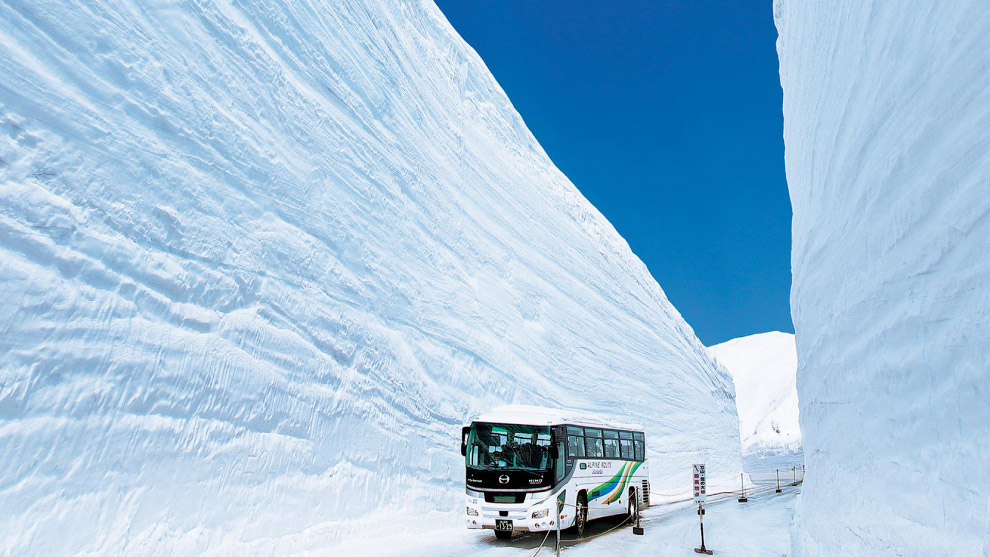 Прогулка по Tateyama Kurobe Alpine Прогулка по Tateyama Kurobe Alpine