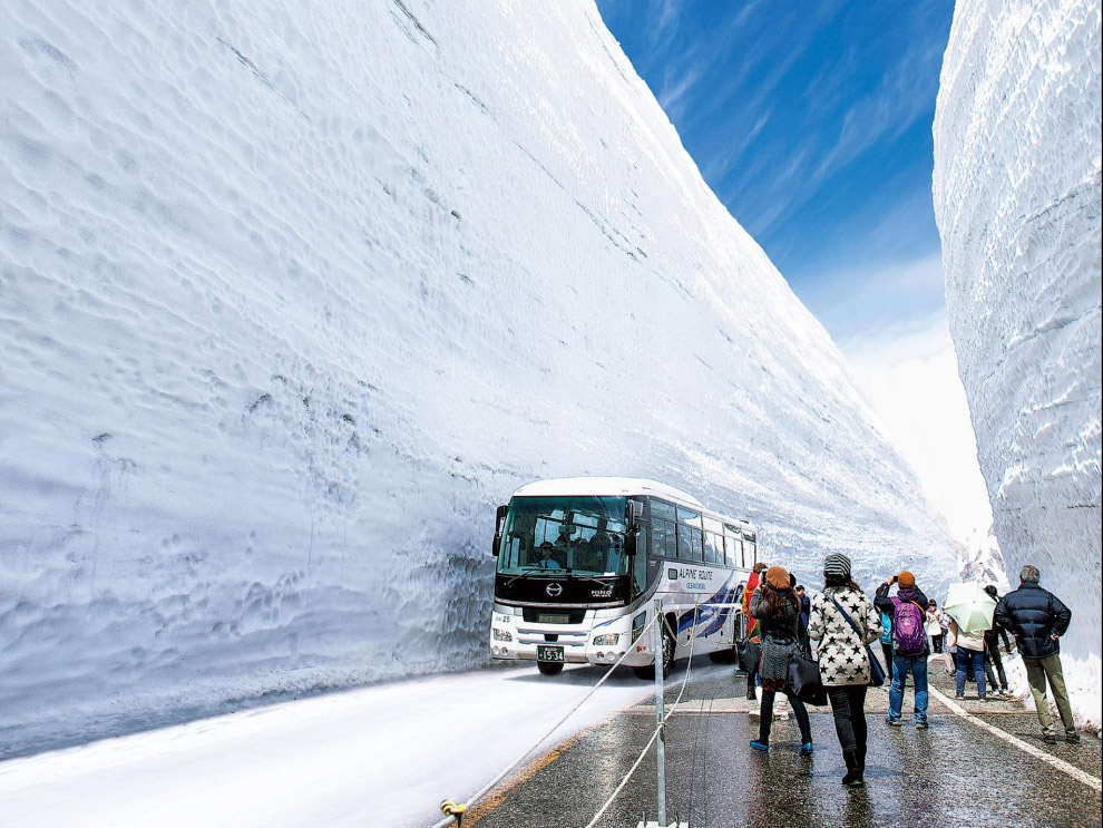 Прогулка по Tateyama Kurobe Alpine Прогулка по Tateyama Kurobe Alpine