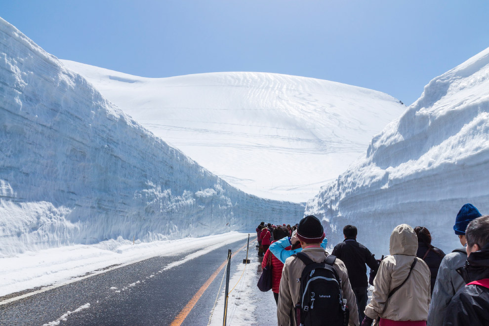 Прогулка по Tateyama Kurobe Alpine Прогулка по Tateyama Kurobe Alpine