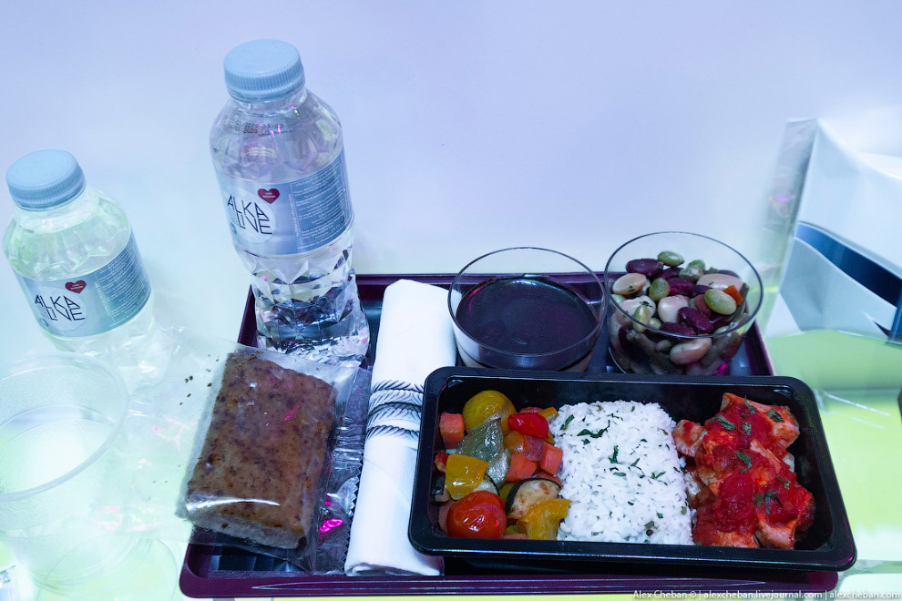 Эконом класс в самолетах Qatar Airways Эконом класс в самолетах Qatar Airways