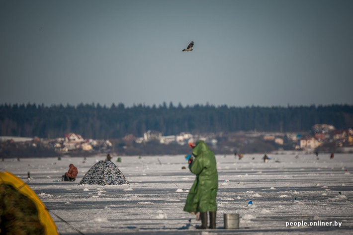 Подледная ловля на Минском море Подледная ловля на Минском море
