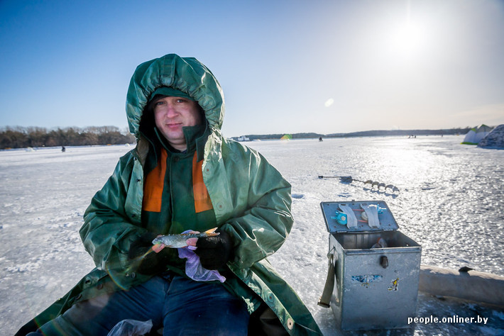 Подледная ловля на Минском море Подледная ловля на Минском море