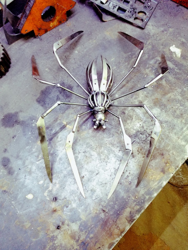 Необычное искусство из старых ножниц