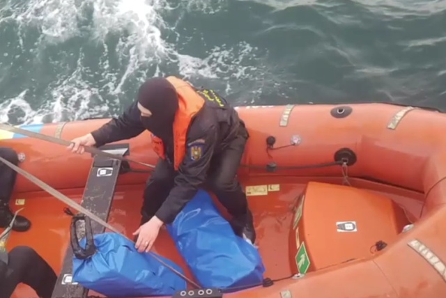 Полиция Румынии обнаружила на побережье Черного моря 130 килограммов кокаина